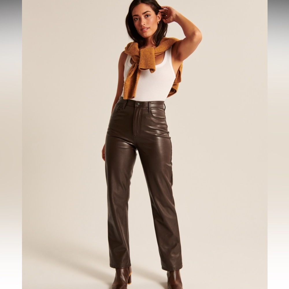 Abercrombie Curve Love Vegan Leather 90s Straight Pant